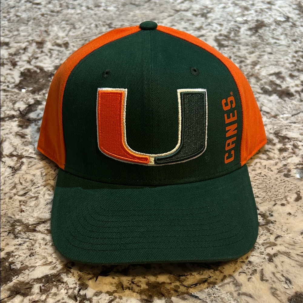UNIVERSITY OF MIAMI CANES CAP NWT